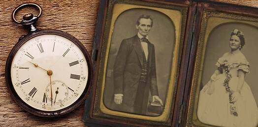 Clock and picture of Abraham Lincoln