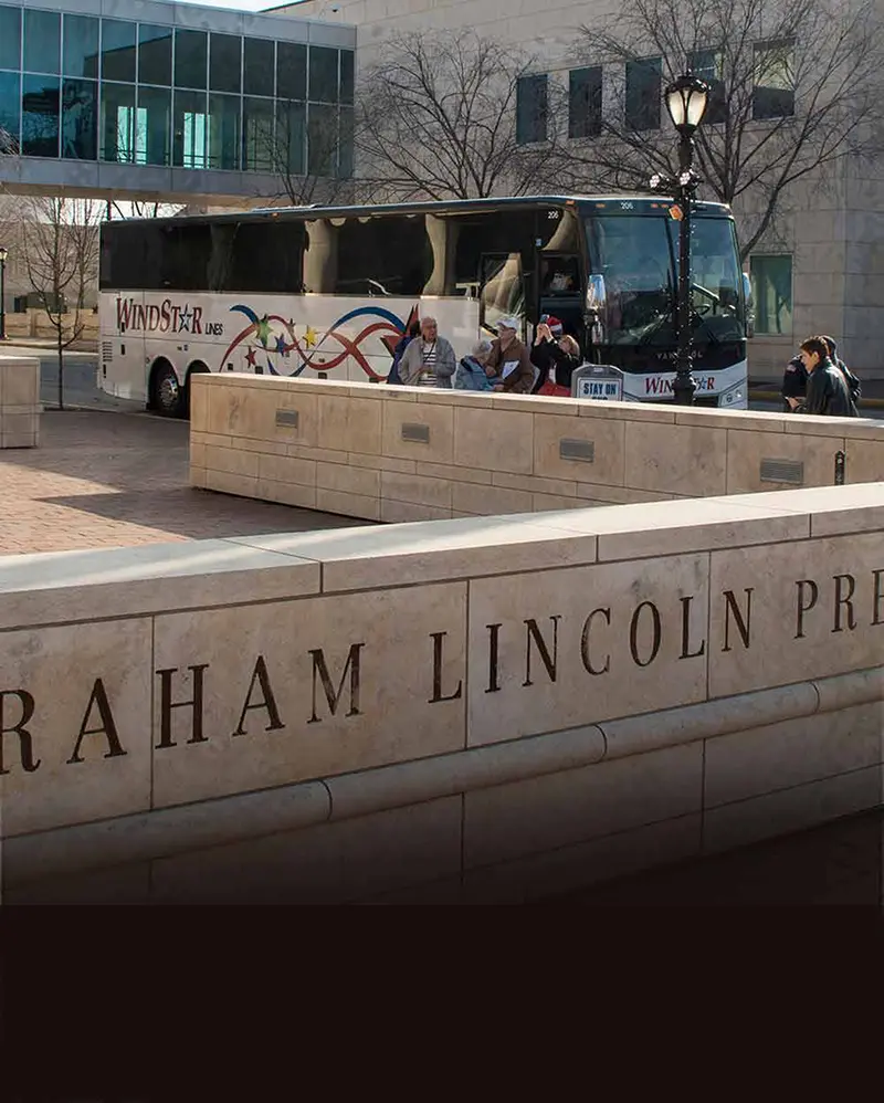 Bus arriving at the Museum