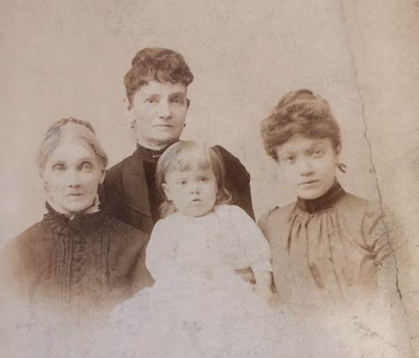 Mary Lincoln’s sister Frances (left) with her descendants: daughter Mary J. Baker (rear), granddaughter Mary Patteson (right)
